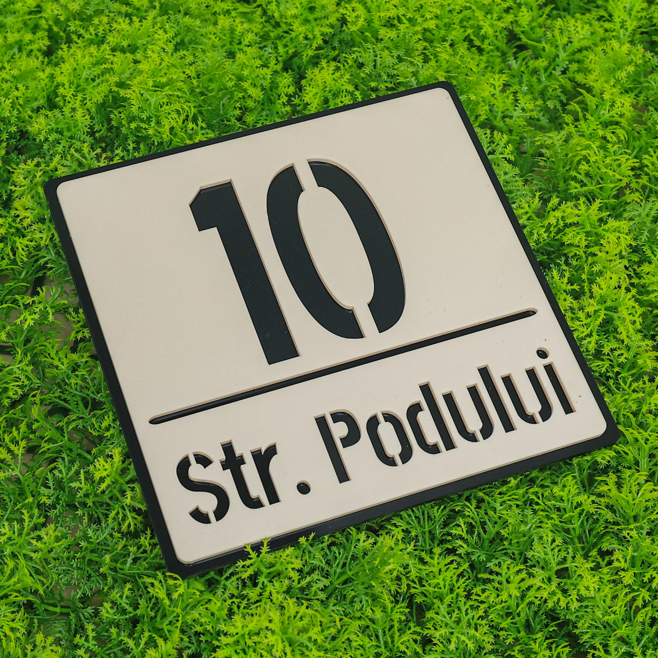 Număr de casă basic crem satinat - negru lucios