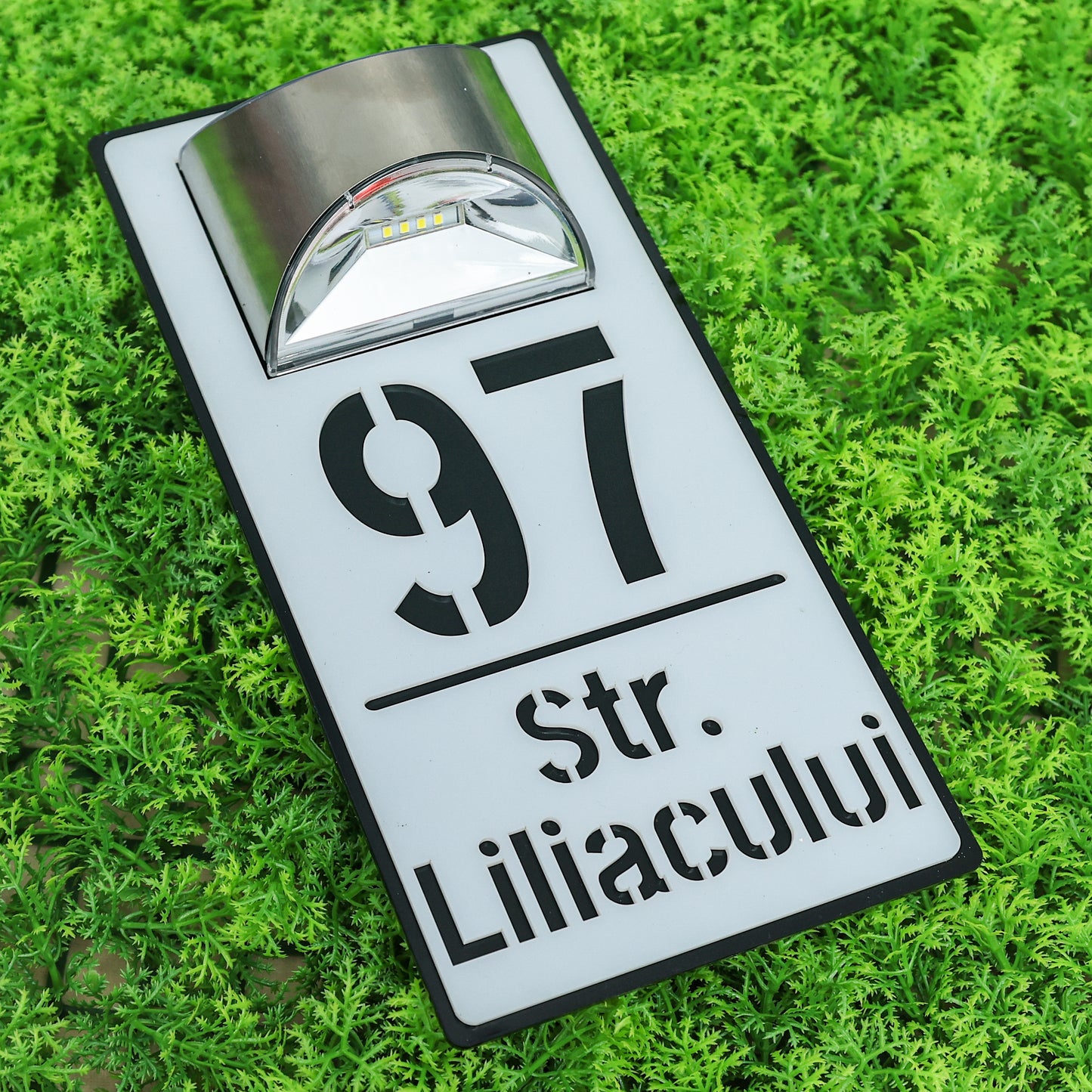 Număr de casă luxury grande alb satinat - negru lucios