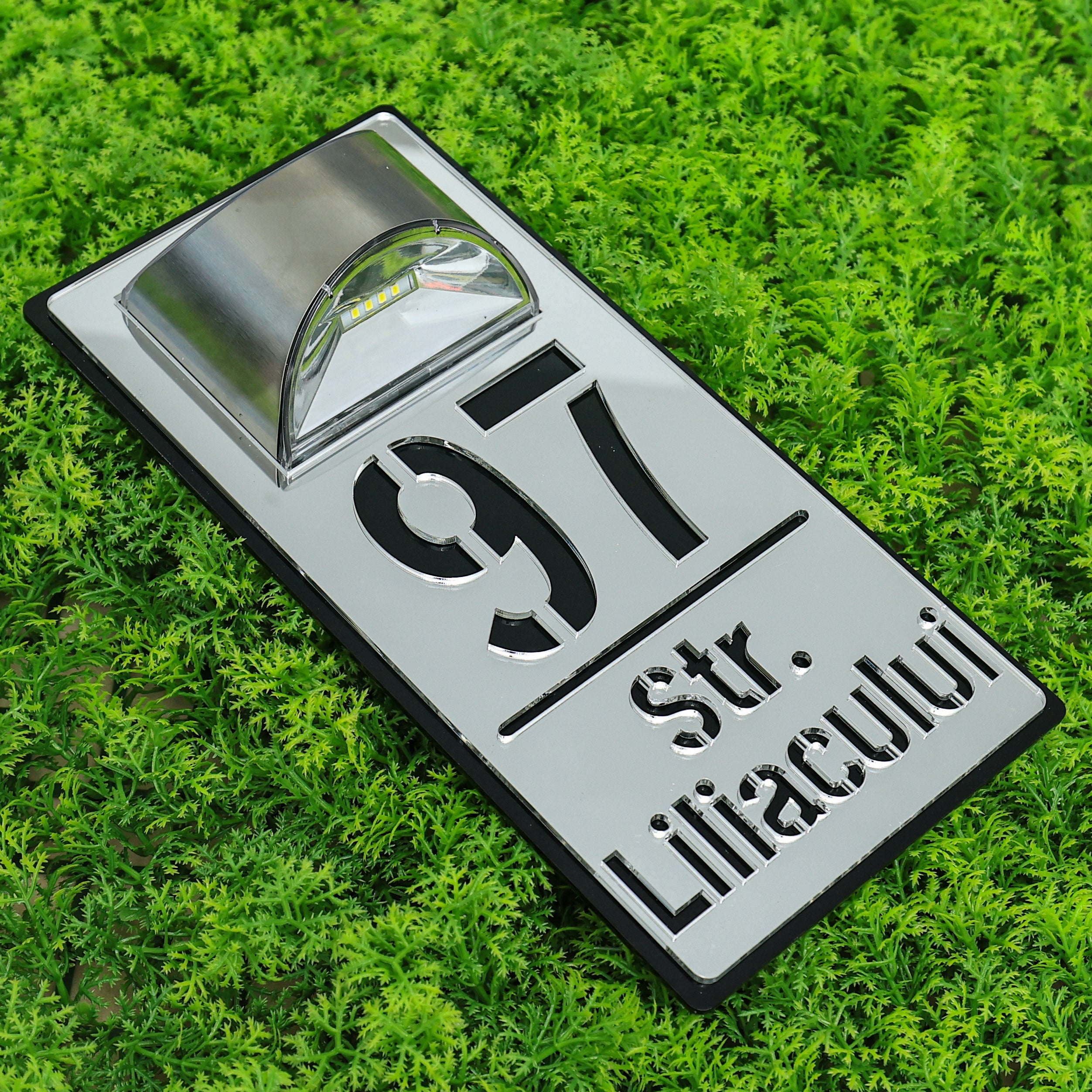 Număr de casă luxury argintiu oglindă - negru lucios