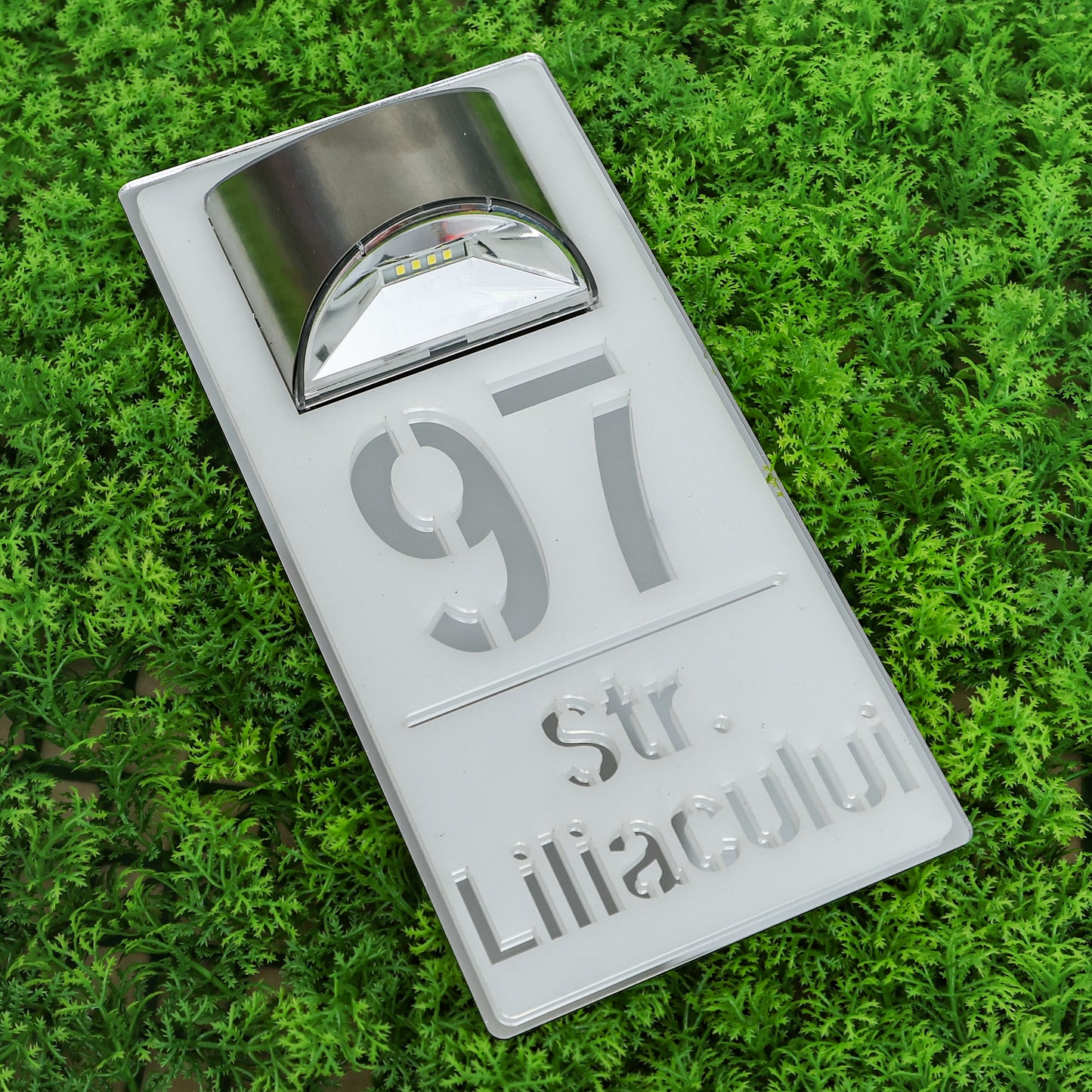 Număr de casă luxury alb satinat - argintiu oglindă