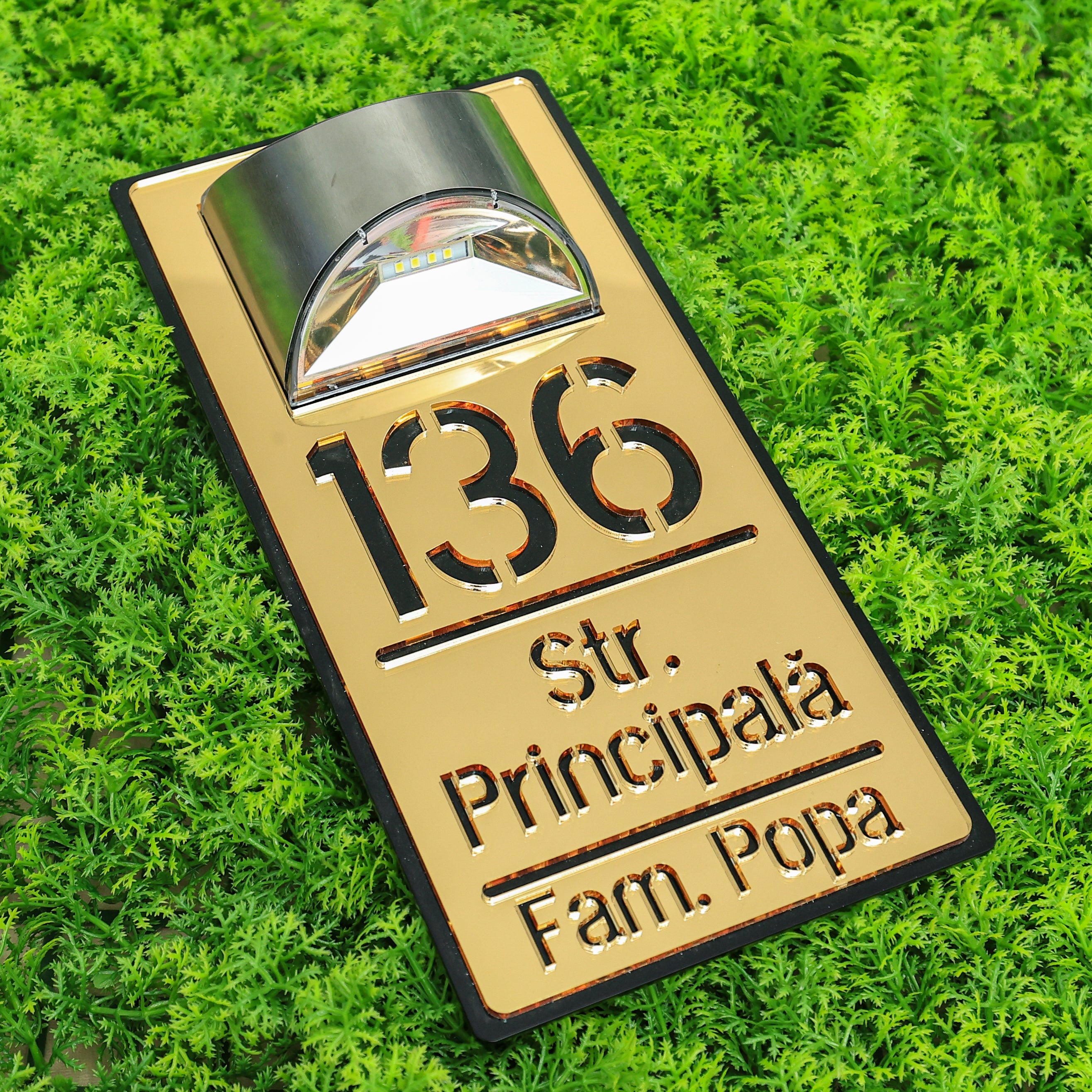 Număr de casă luxury auriu oglindă - negru lucios