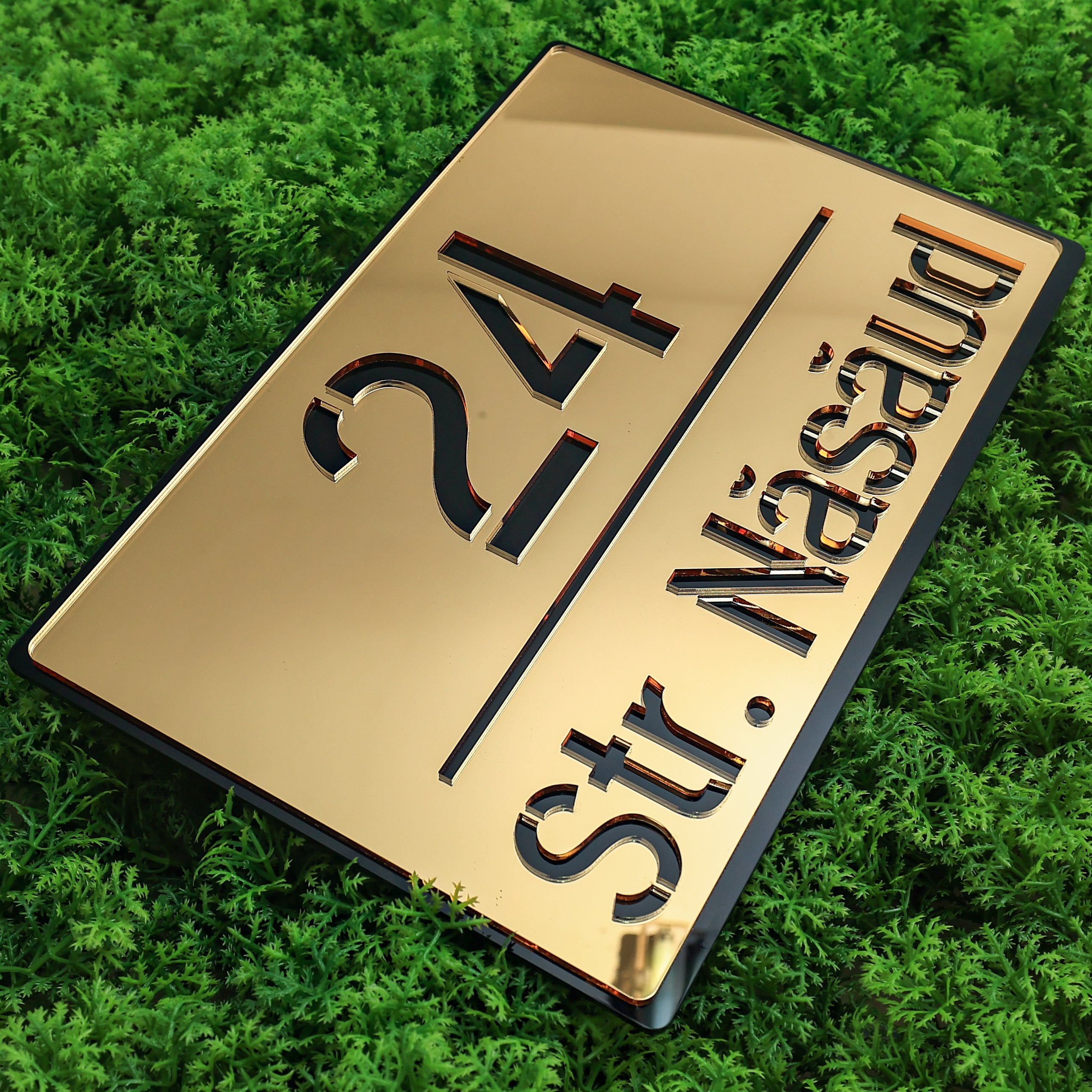 Număr de casă premium auriu oglindă - negru lucios