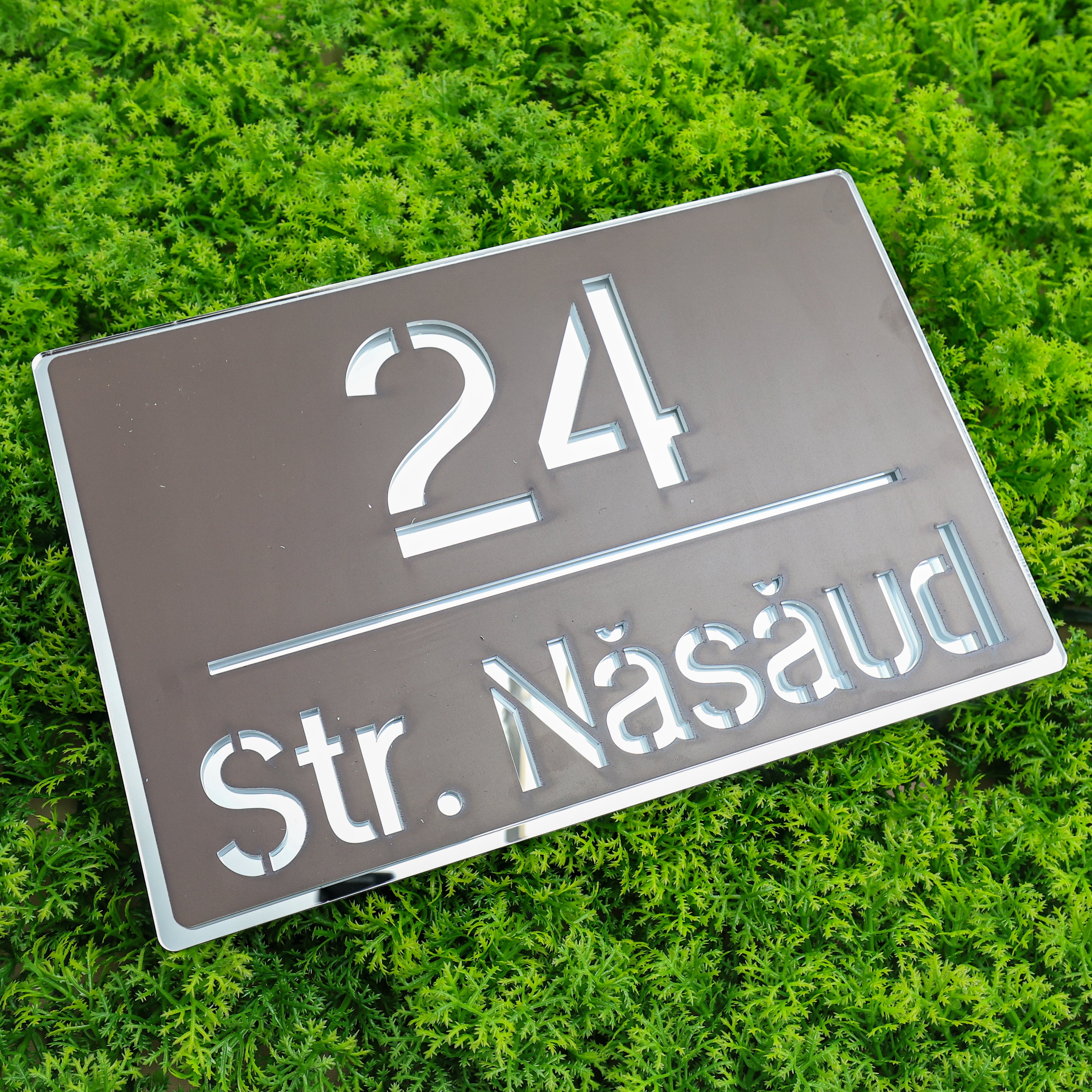 Număr de casă premium maro satinat - argintiu oglindă