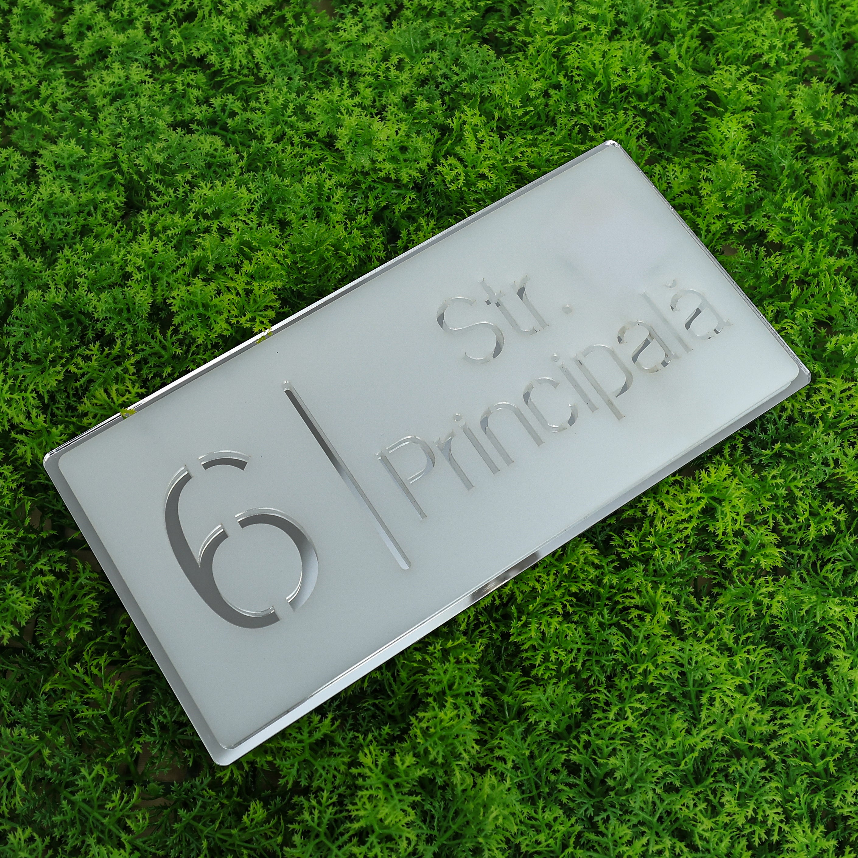 Număr de casă royal alb satinat - argintiu oglindă